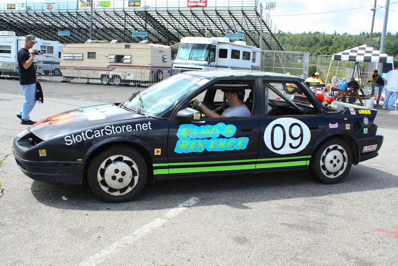 Illustration for article titled The 24 Hours Of LeMons New England 2009 Über Gallery, Part 1